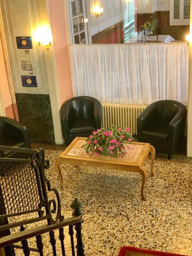 Hotel Restaurant D'Alsace 플롬비에레레뱅 외부 사진