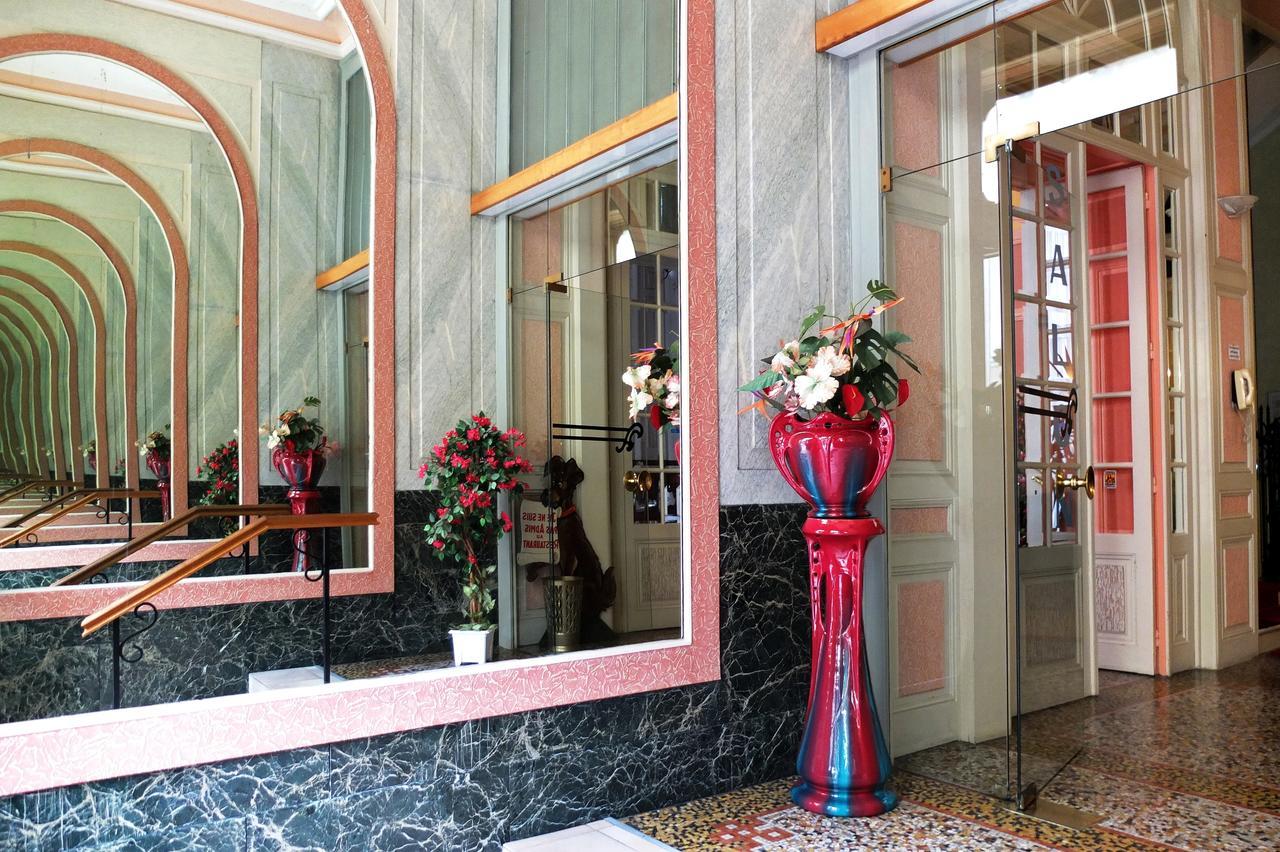 Hotel Restaurant D'Alsace 플롬비에레레뱅 외부 사진